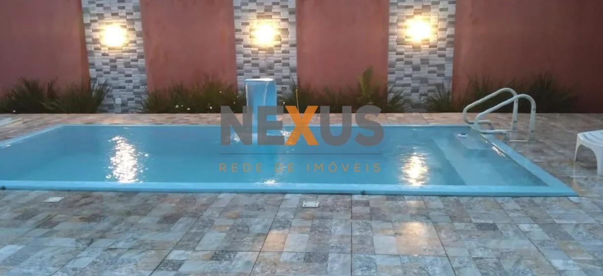 Casa com edícula, piscina e 3 quartos em Guaratuba  700m da p...