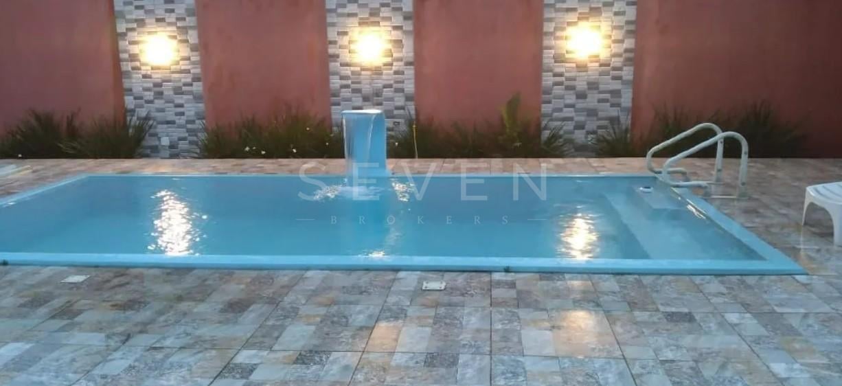 Casa com edícula, piscina e 3 quartos em Guaratuba  700m da p...