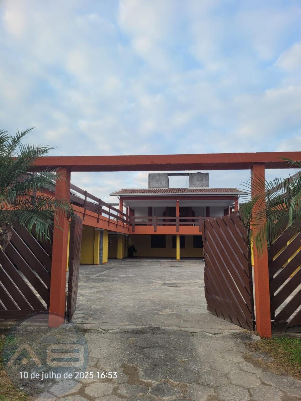 Apartamento na Praia de Shangri-lá  1 Dormitório a 115 mil, P...