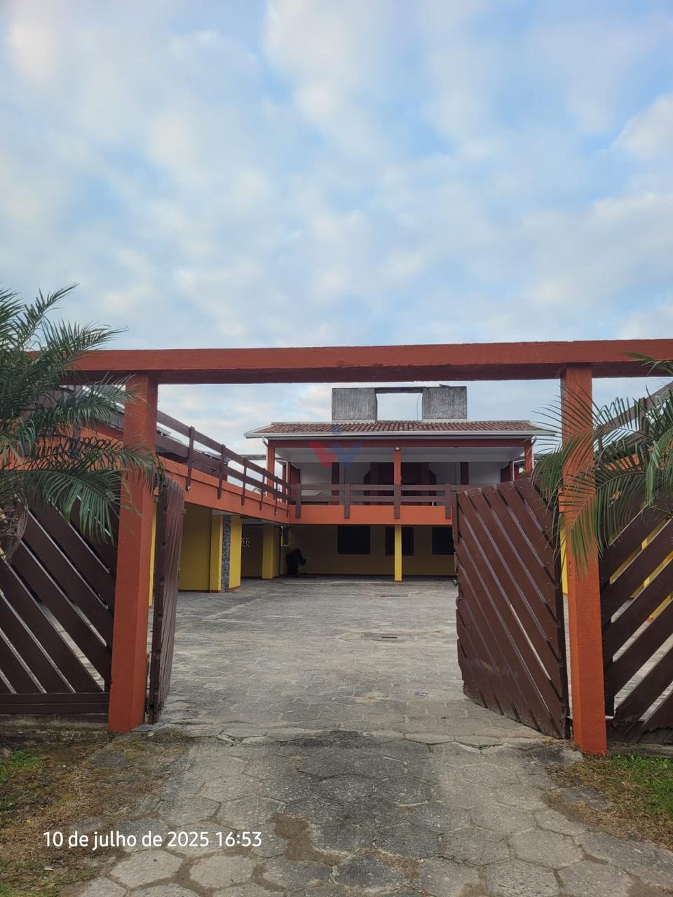 Apartamento na Praia de Shangri-lá  1 Dormitório a 115 mil, P...