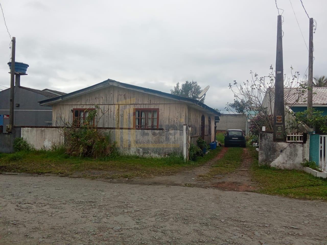 Casa na Praia a 200m do Mar  Terreno Amplo em Localização Pri...