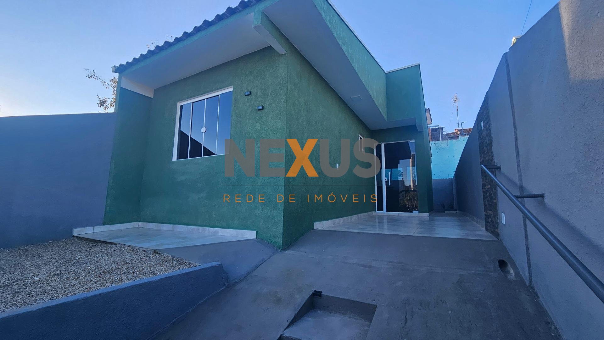 Casa com 2 dormitórios à venda, 43 m  por R  355.000,00 - Igua...