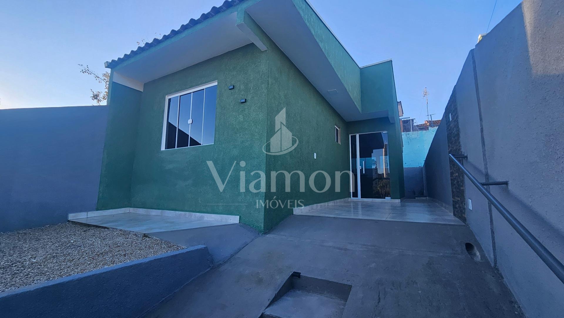 Casa à Venda com 2 Quartos e Potencial de Expansão  Localizaçã...