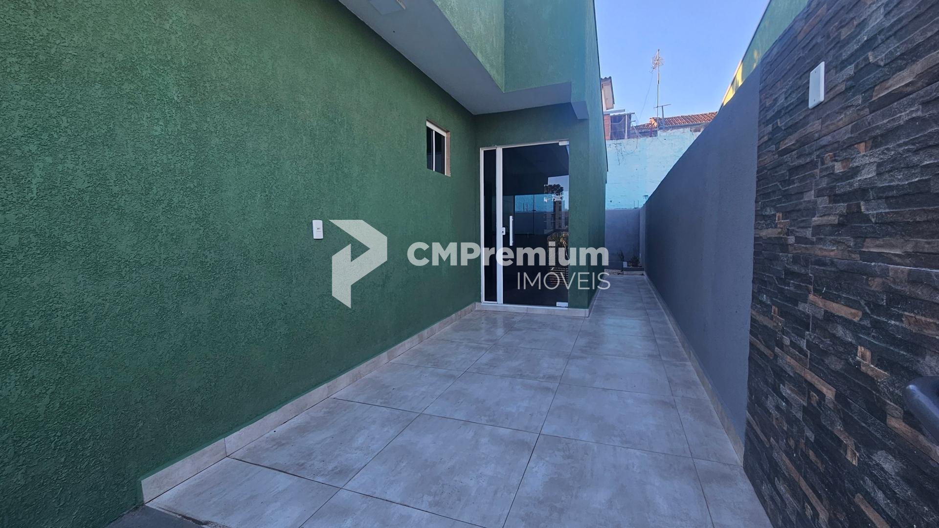 Casa com 2 dormitórios à venda, 43 m  por R  355.000,00 - Igua...