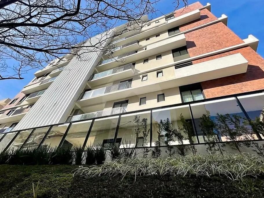 Garden de Alto Padrão com 3 Quartos e 2 Vagas em Bairro Nobre de Curitiba