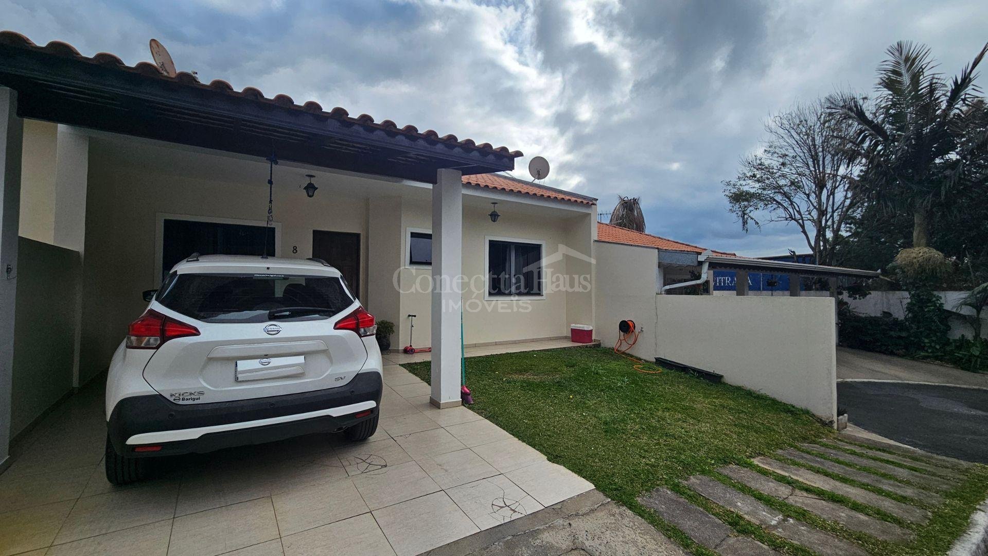 Casa com 81m , 03 quartos, bairro Estação, Araucária-PR