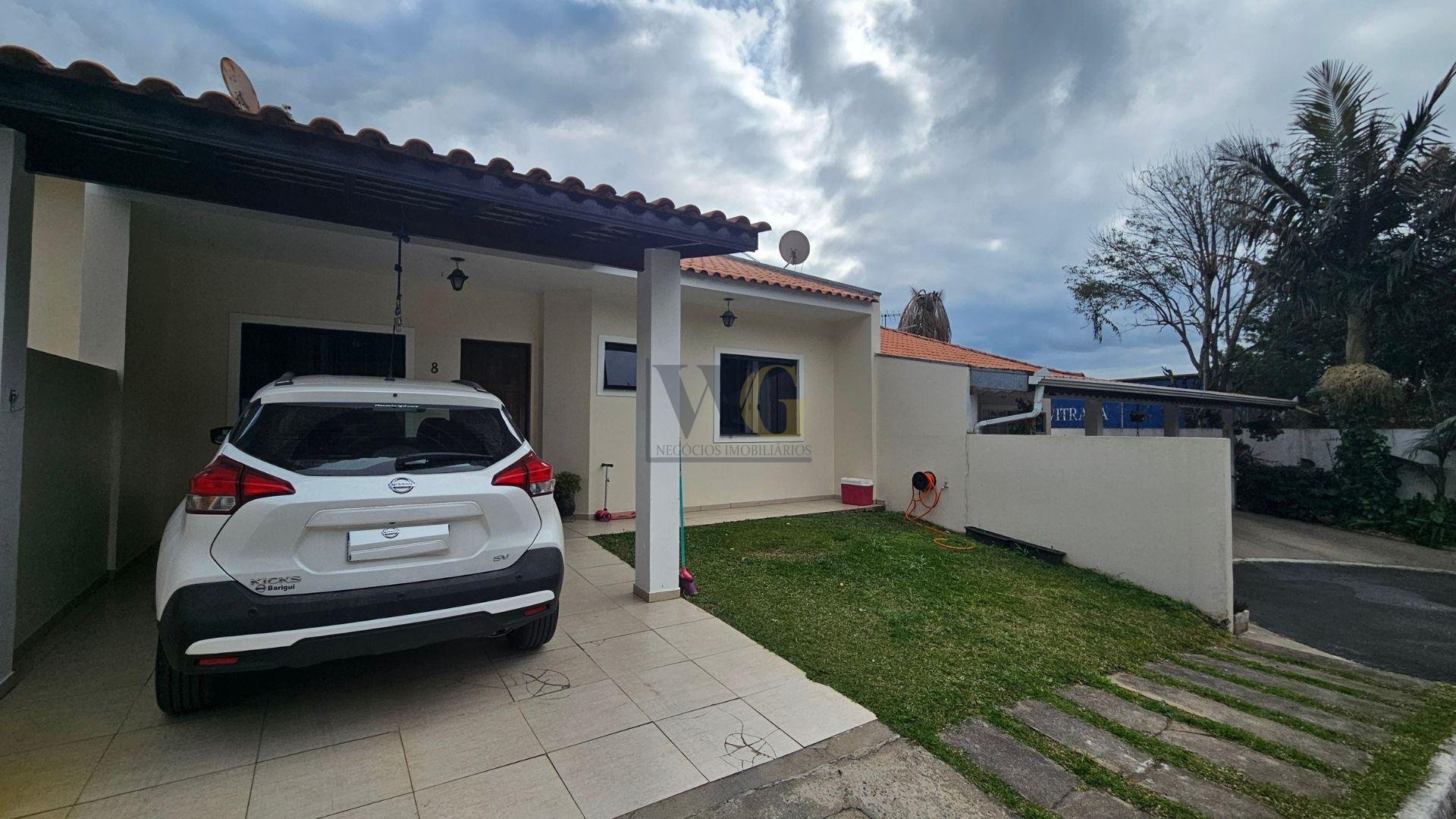 Casa com 81m , 03 quartos, bairro Estação, Araucária-PR