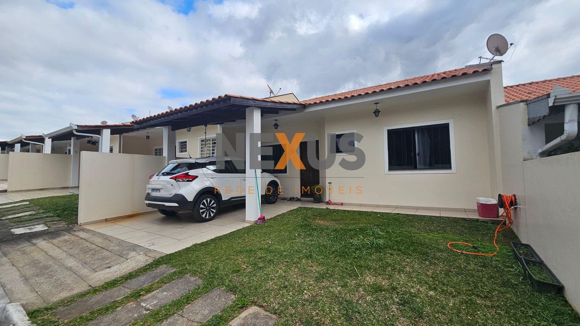Casa com 81m , 03 quartos, bairro Estação, Araucária-PR