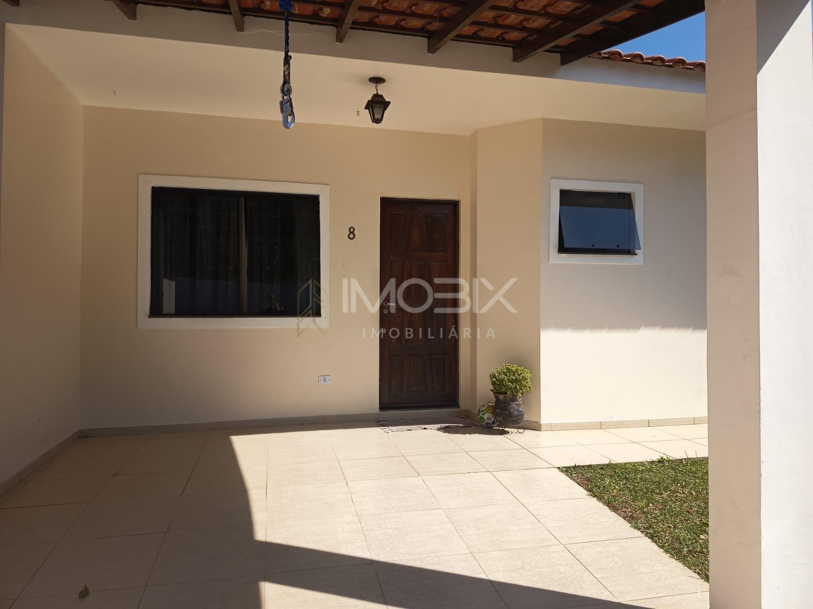 Casa com 81m , 03 quartos, bairro Estação, Araucária-PR