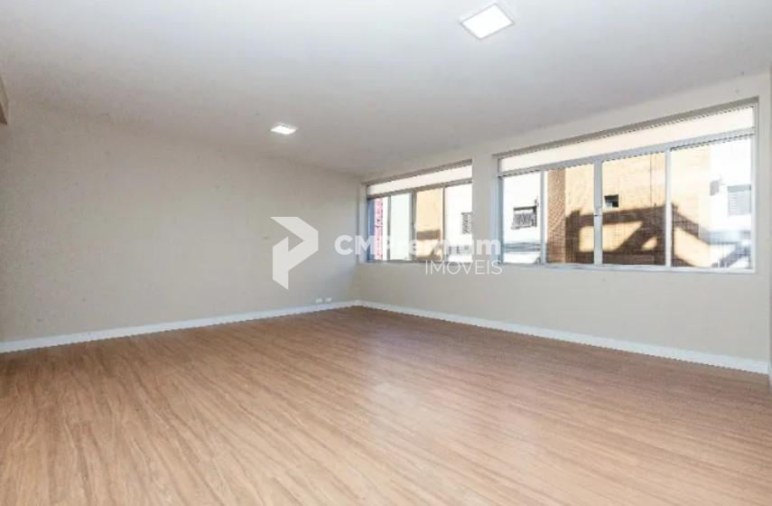 Apartamento amplo e reformado no Batel Água Verde  3 quartos ...