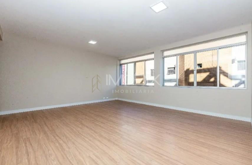 Apartamento amplo e reformado no Batel Água Verde  3 quartos ...
