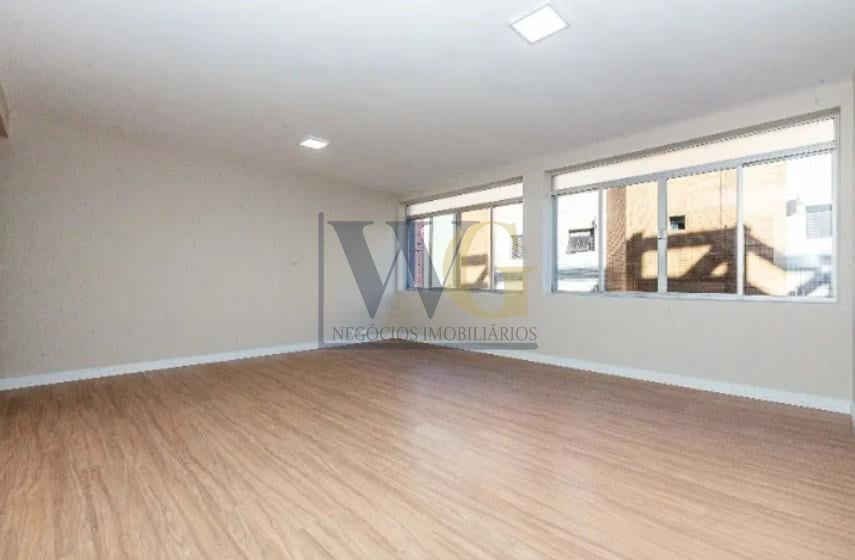 Apartamento amplo e reformado no Batel Água Verde  3 quartos ...