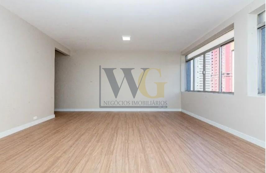Apartamento amplo e reformado no Batel Água Verde  3 quartos ...