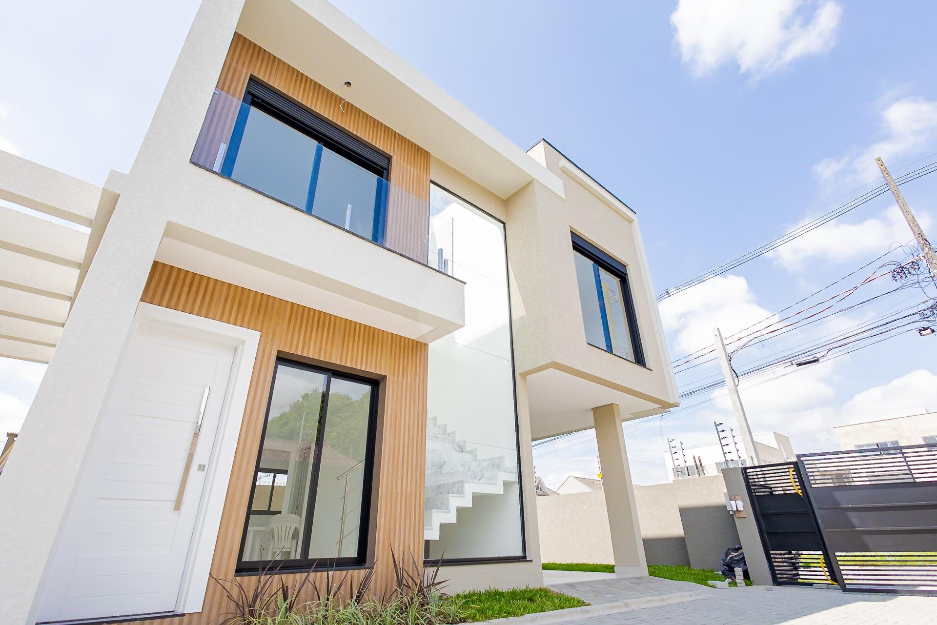 Sobrado de Alto Padrão com 3 Quartos, Suíte e Conforto Exclusivo