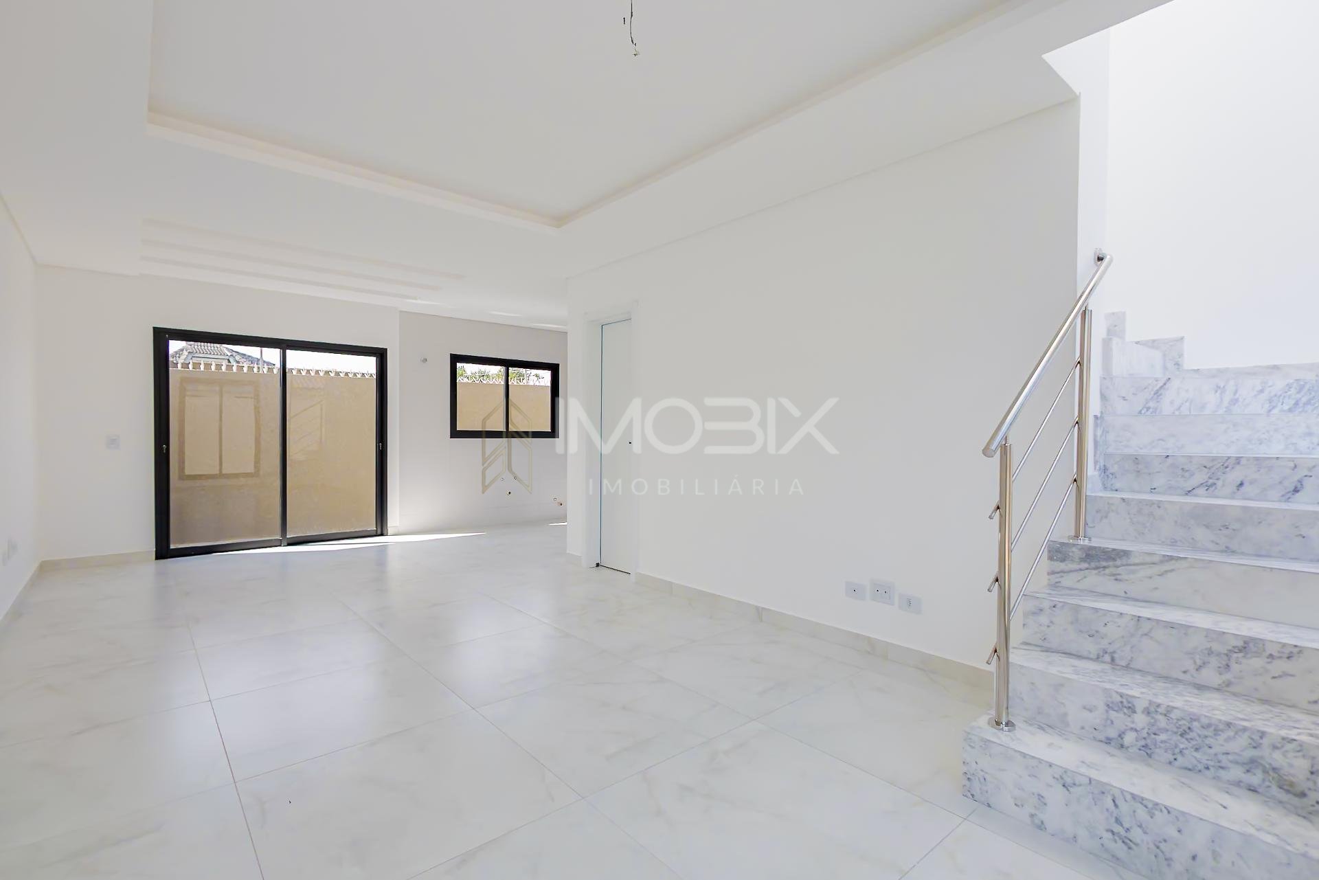 Sobrado de Alto Padrão com 3 Quartos, Suíte e Conforto Exclusivo