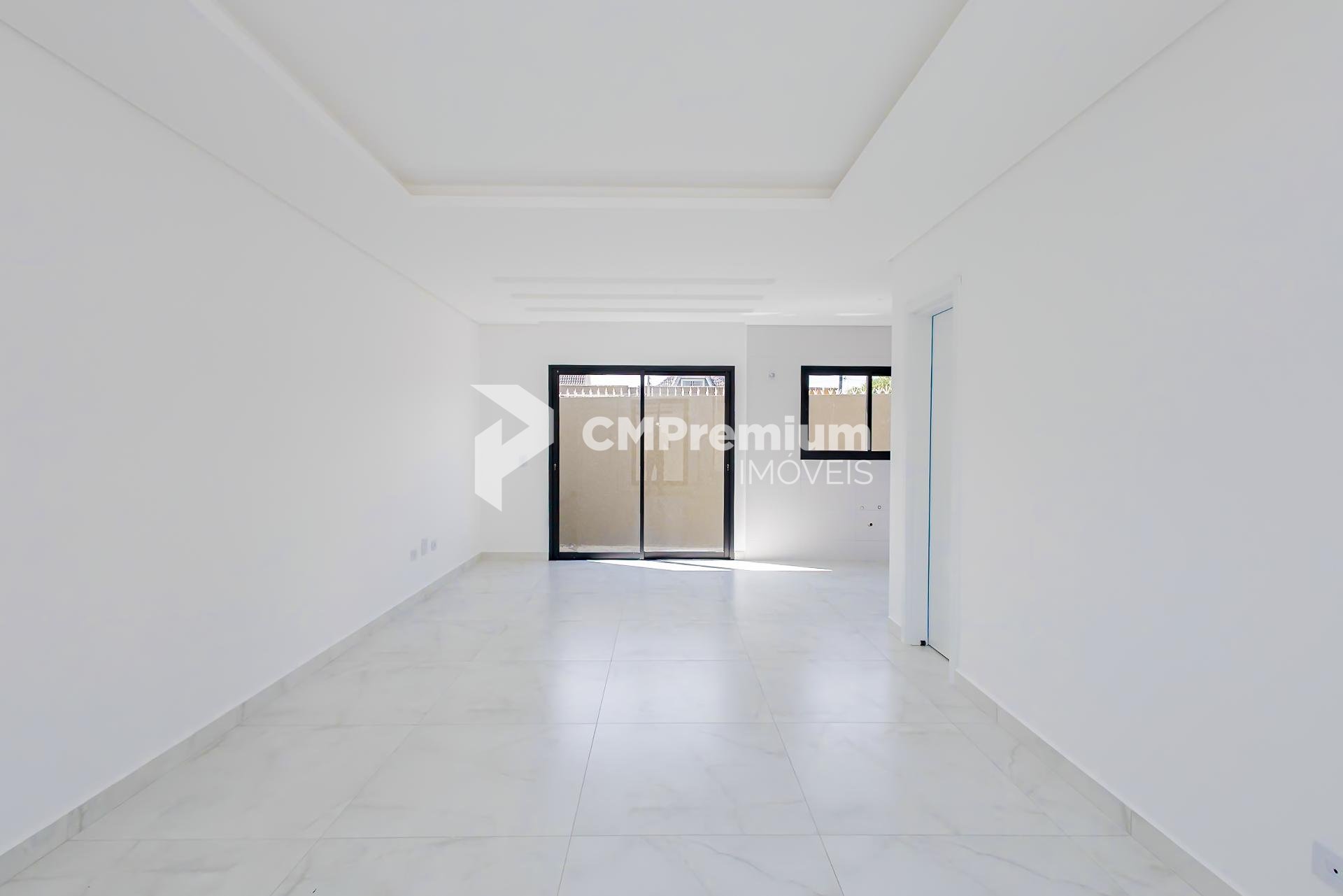 Sobrado de Alto Padrão com 3 Quartos, Suíte e Conforto Exclusivo