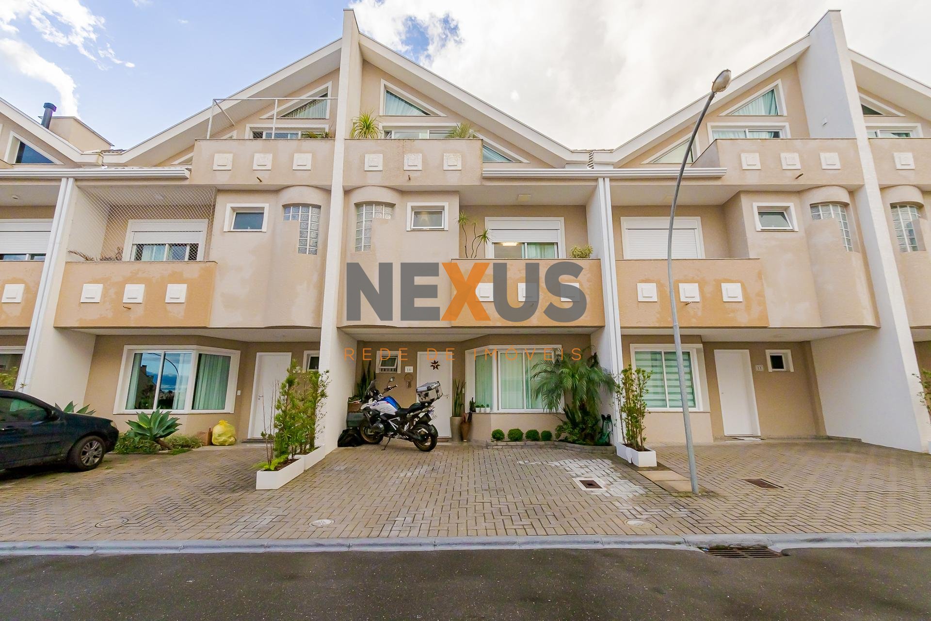Sobrado Triplex Mobiliado no Jardim das Américas, Residencial ...