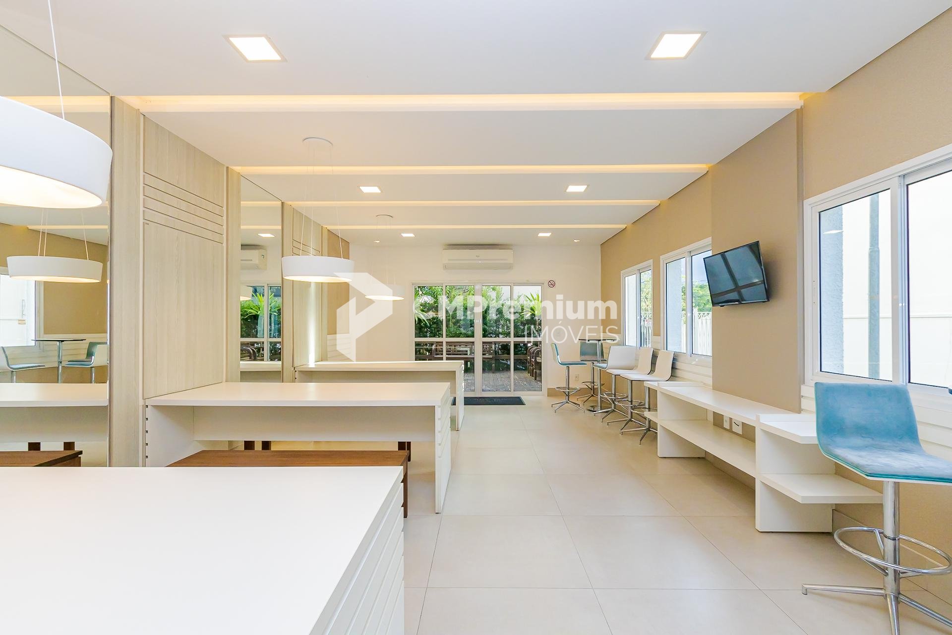 Sobrado Triplex Mobiliado no Jardim das Américas, Residencial ...