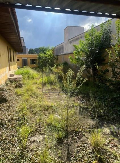 Terreno 490m  à Venda no Jardim das Américas com Casa e Edícula