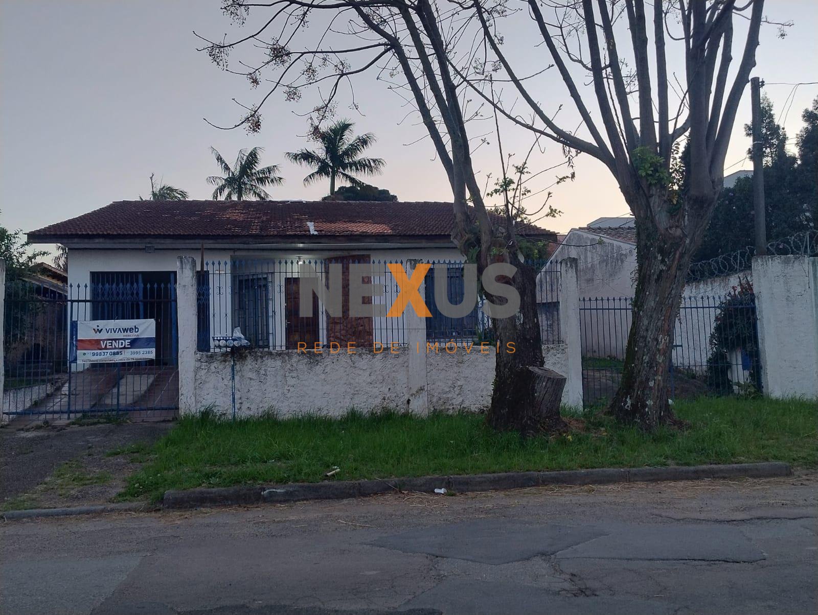 Casa com 600 m  no Hauer,  3 quartos e potencial para condomínio