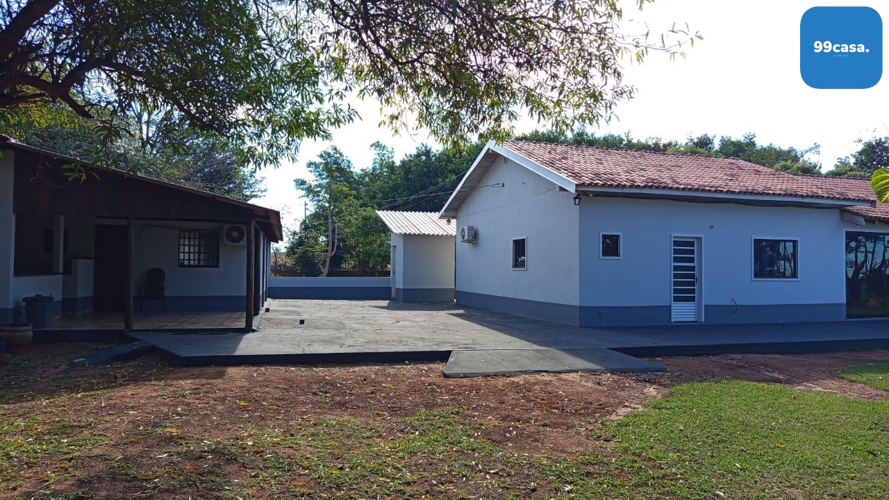 Sítio de Porteira Fechada em Santa Mônica  36.000 m  com Casa ...