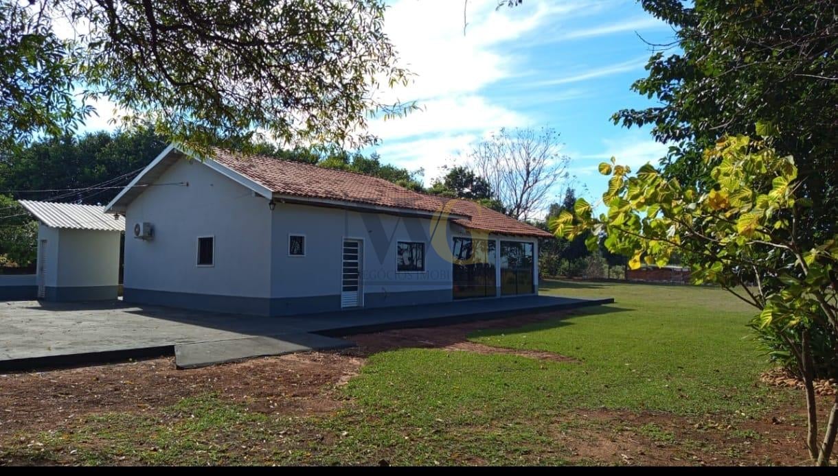 Sítio de Porteira Fechada em Santa Mônica  36.000 m  com Casa ...