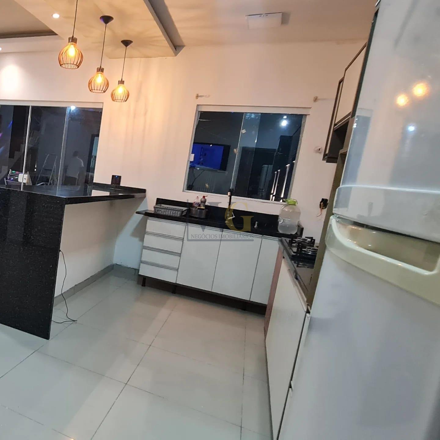 obrado Triplex Novo com Piscina em Matinhos  240m , Mobiliado