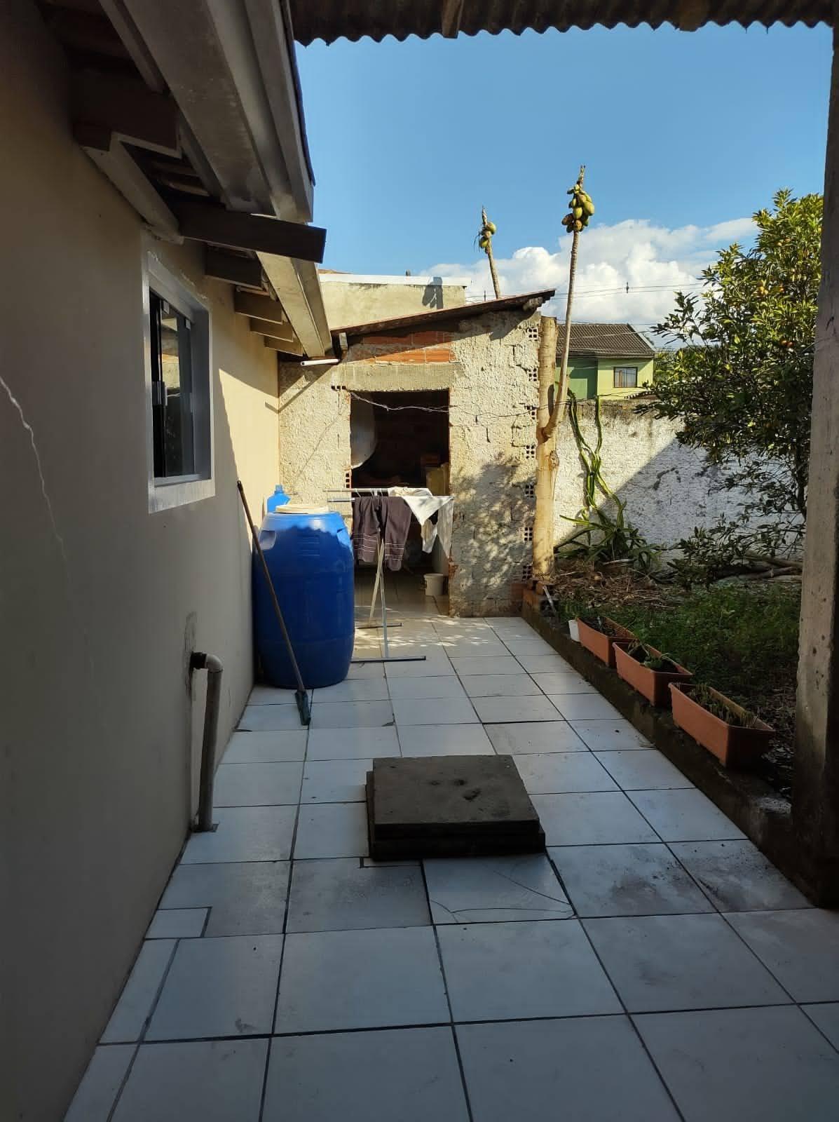 Oportunidade  Casa com Sobrado Grande no Capão Raso  Ideal par...