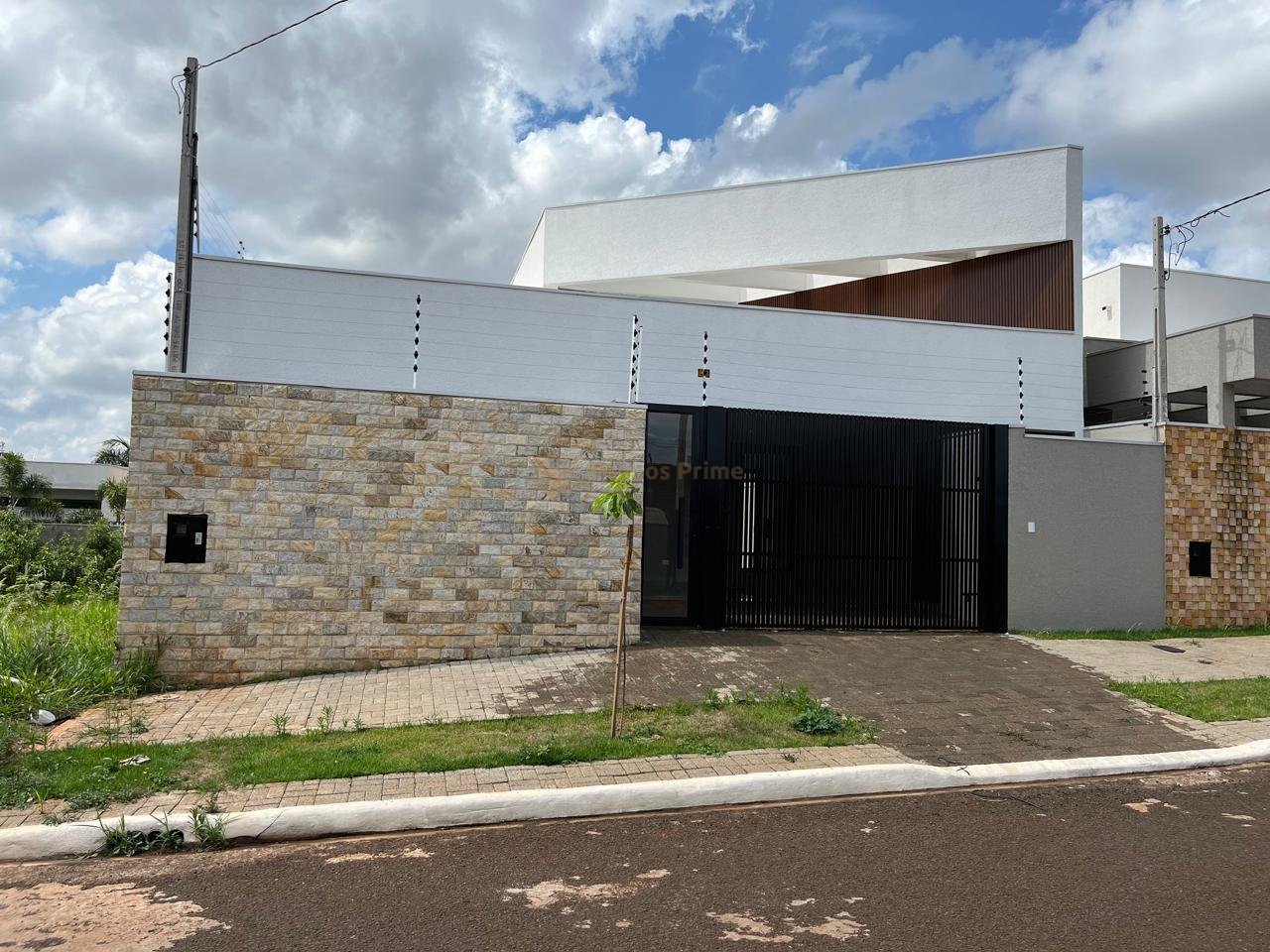 Casa no Jardim Munique com 3 Su?tes, Piscina e Churrasqueira  ...