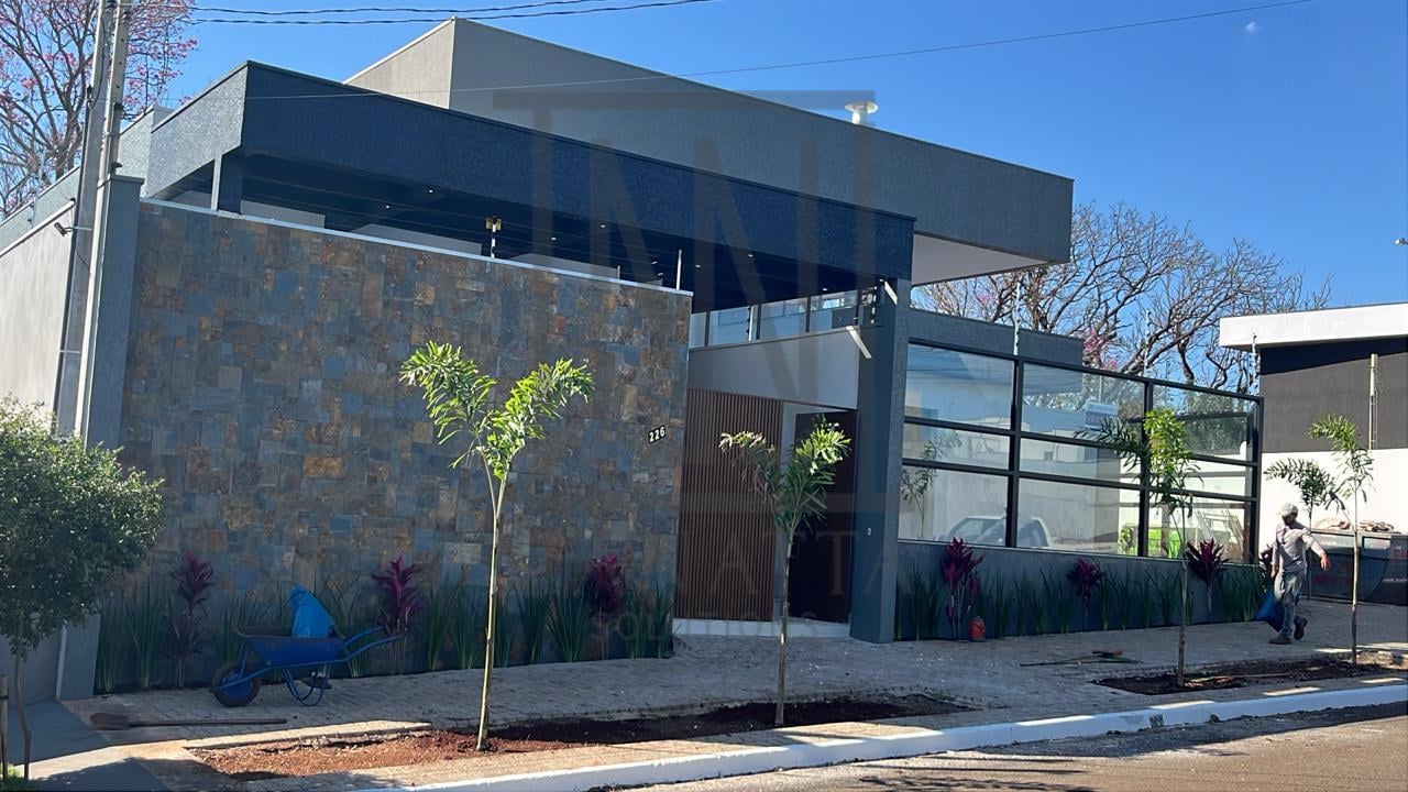 Casa dos Sonhos à Venda no Jardim Munique  3 Suítes, Piscina e...