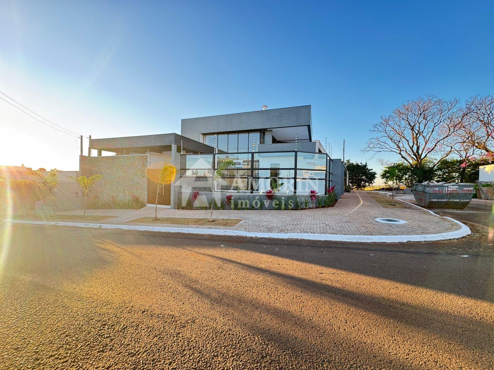 Casa dos Sonhos à Venda no Jardim Munique  3 Suítes, Piscina e...