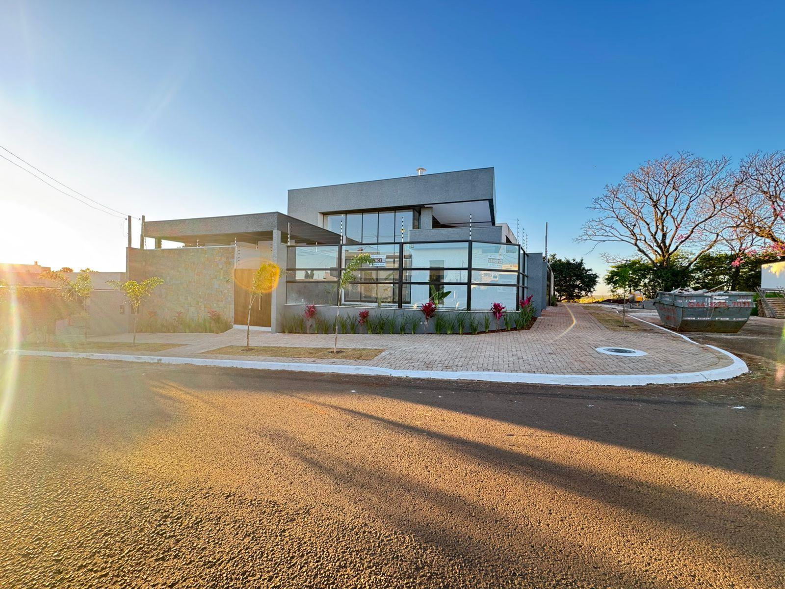 Casa dos Sonhos à Venda no Jardim Munique  3 Suítes, Piscina e...