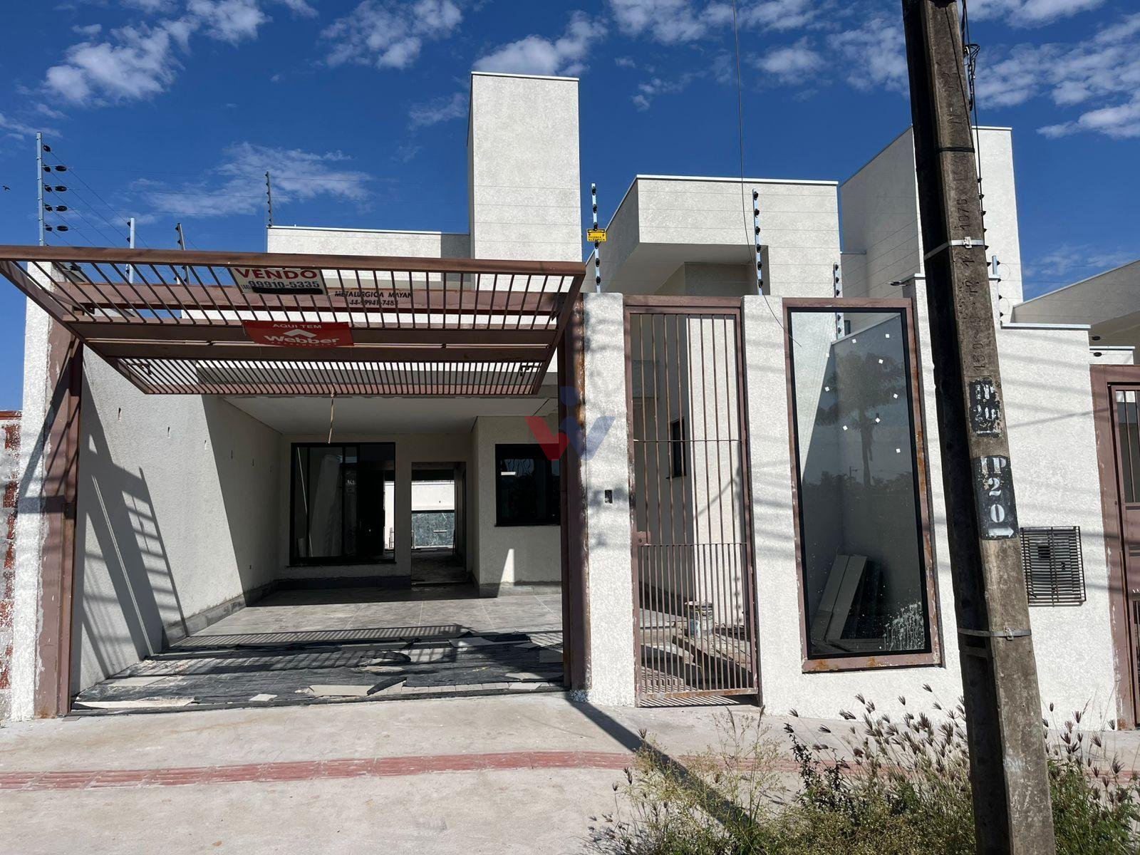 Luxuosa Casa de 3 Suítes com Piscina e Área Gourmet  Conforto ...