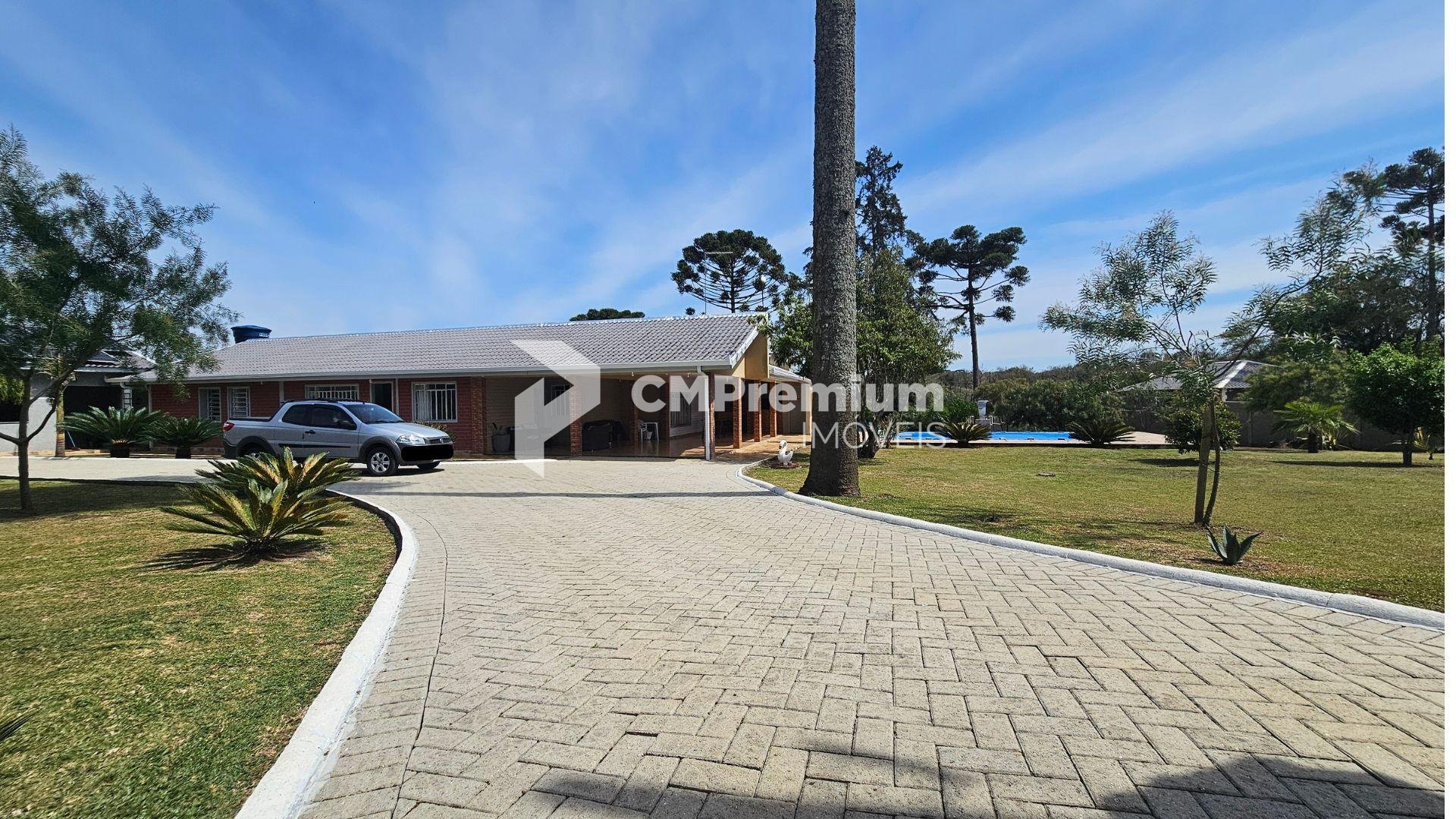 Chácara Completa com Piscina, Lagos, Pomar e 340m  Construídos...