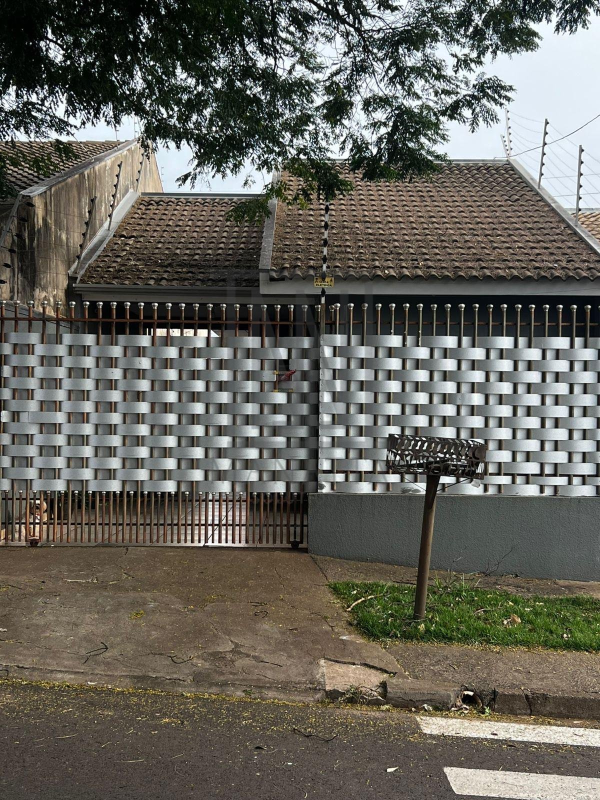 Casa à Venda no Jardim Ipanema, 3 Quartos, Suíte e Quintal par...