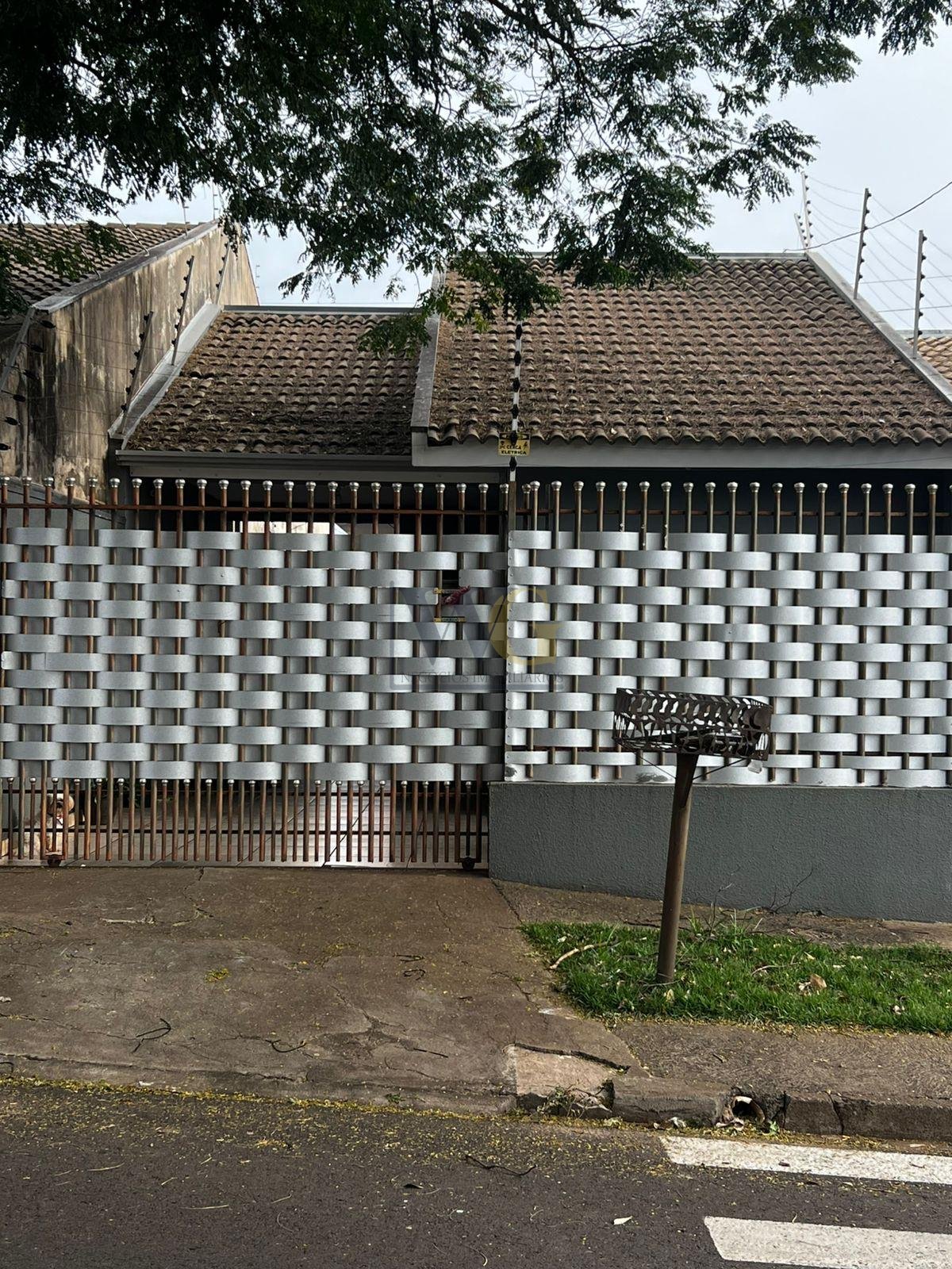Casa à Venda no Jardim Ipanema, 3 Quartos, Suíte e Quintal par...