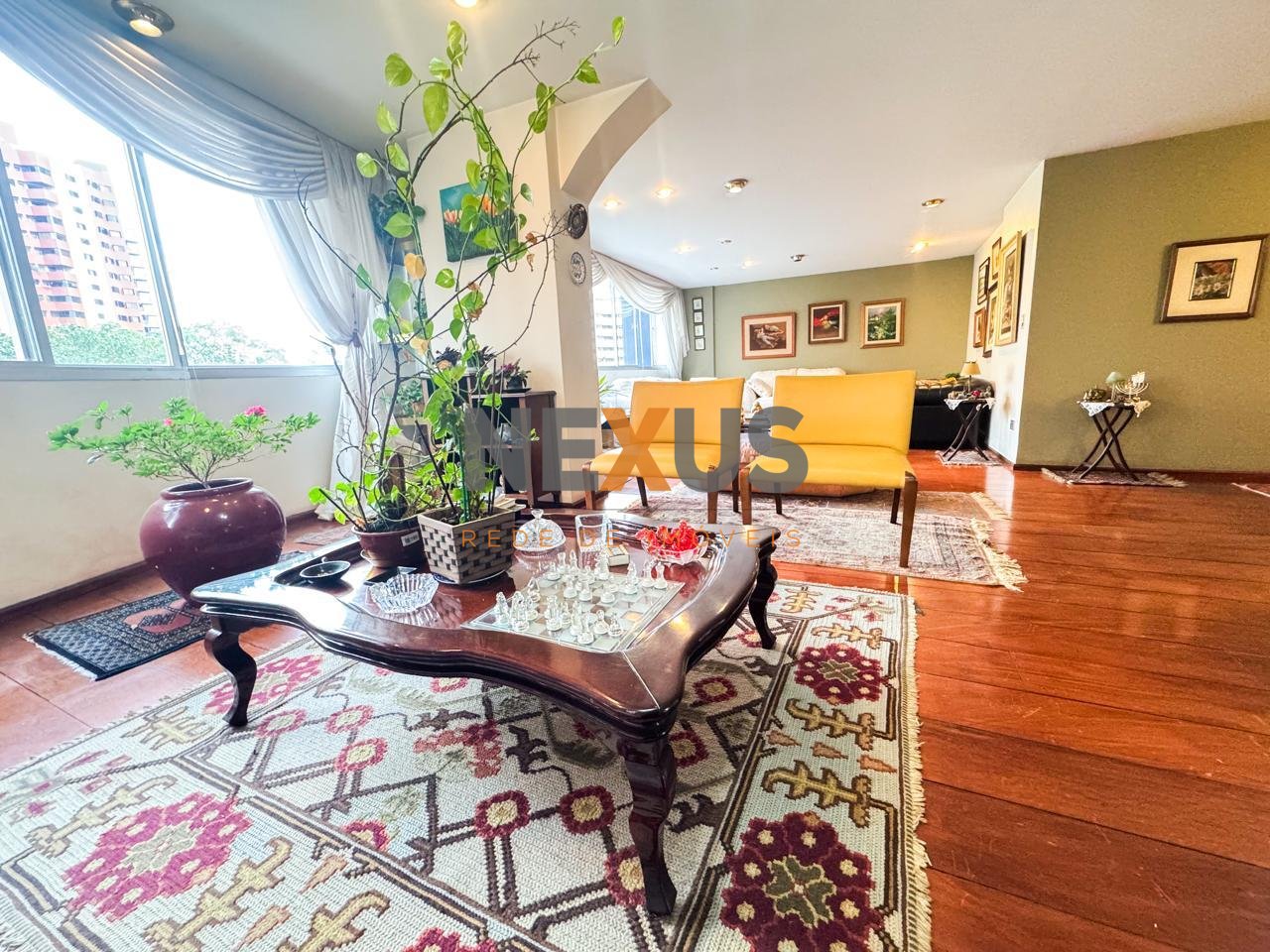 Apartamento de Alto Padrão no Água Verde, 262 m  de  Sofistica...