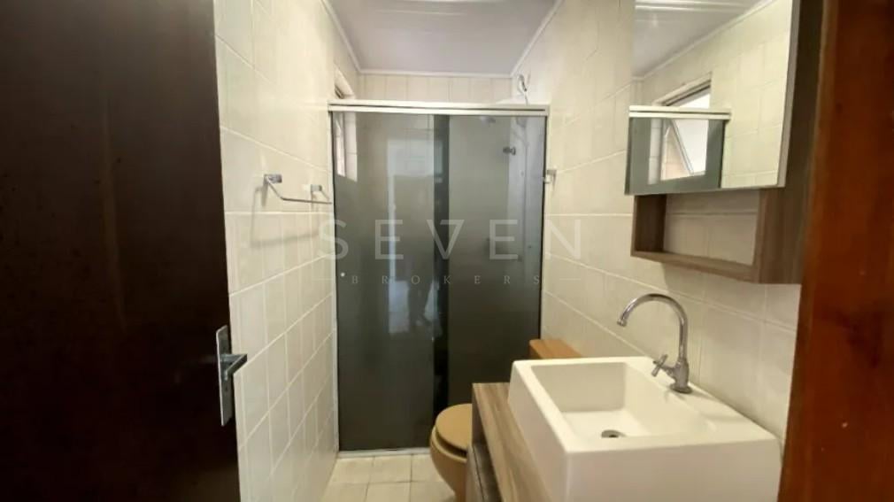 Apartamento Ensoralado no Último Andar com 1 Quarto, Vaga e Ót...