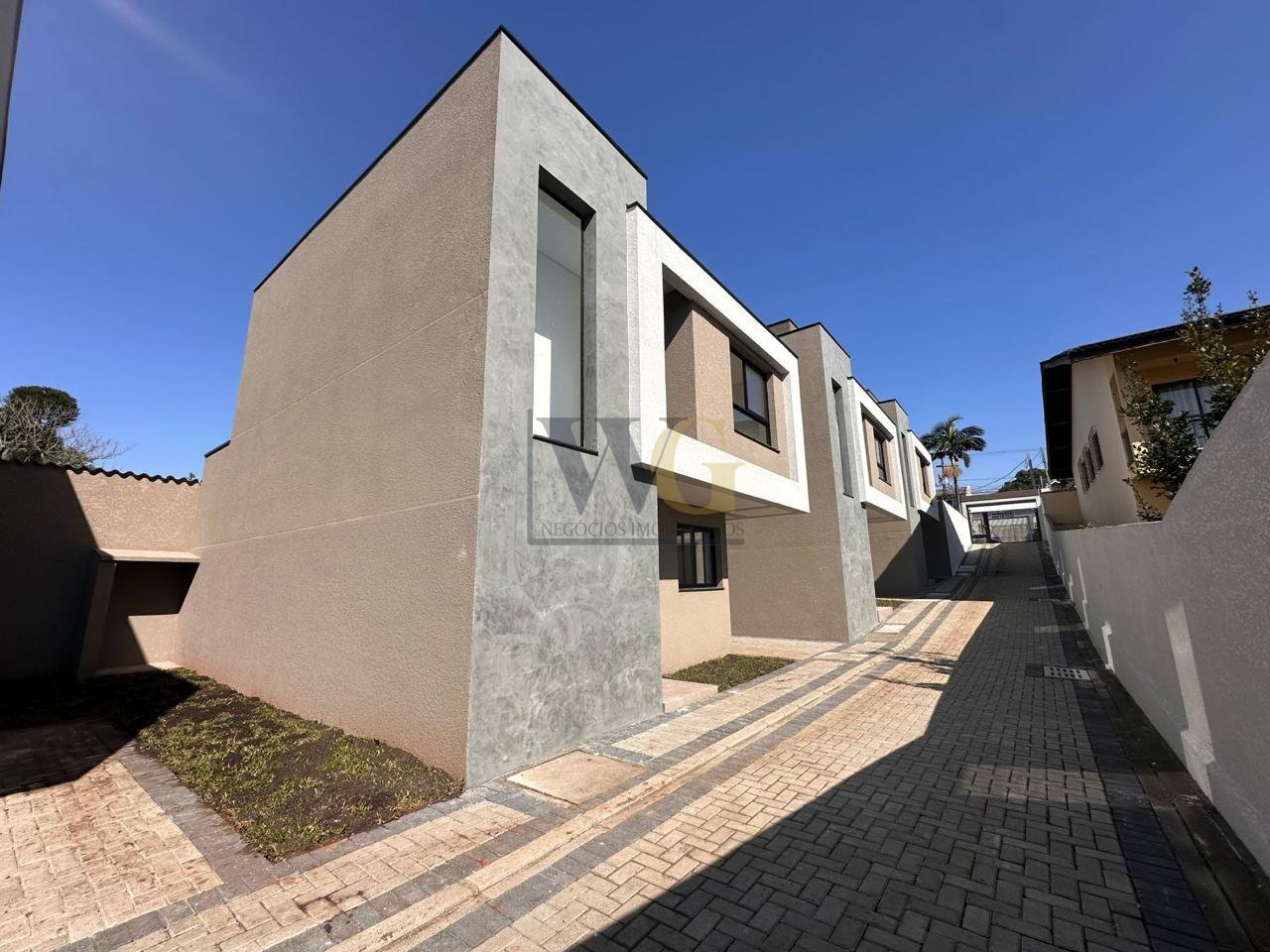 Sobrado Amplo no Santa Cândida com 3 Quartos, Suíte e Espaço G...