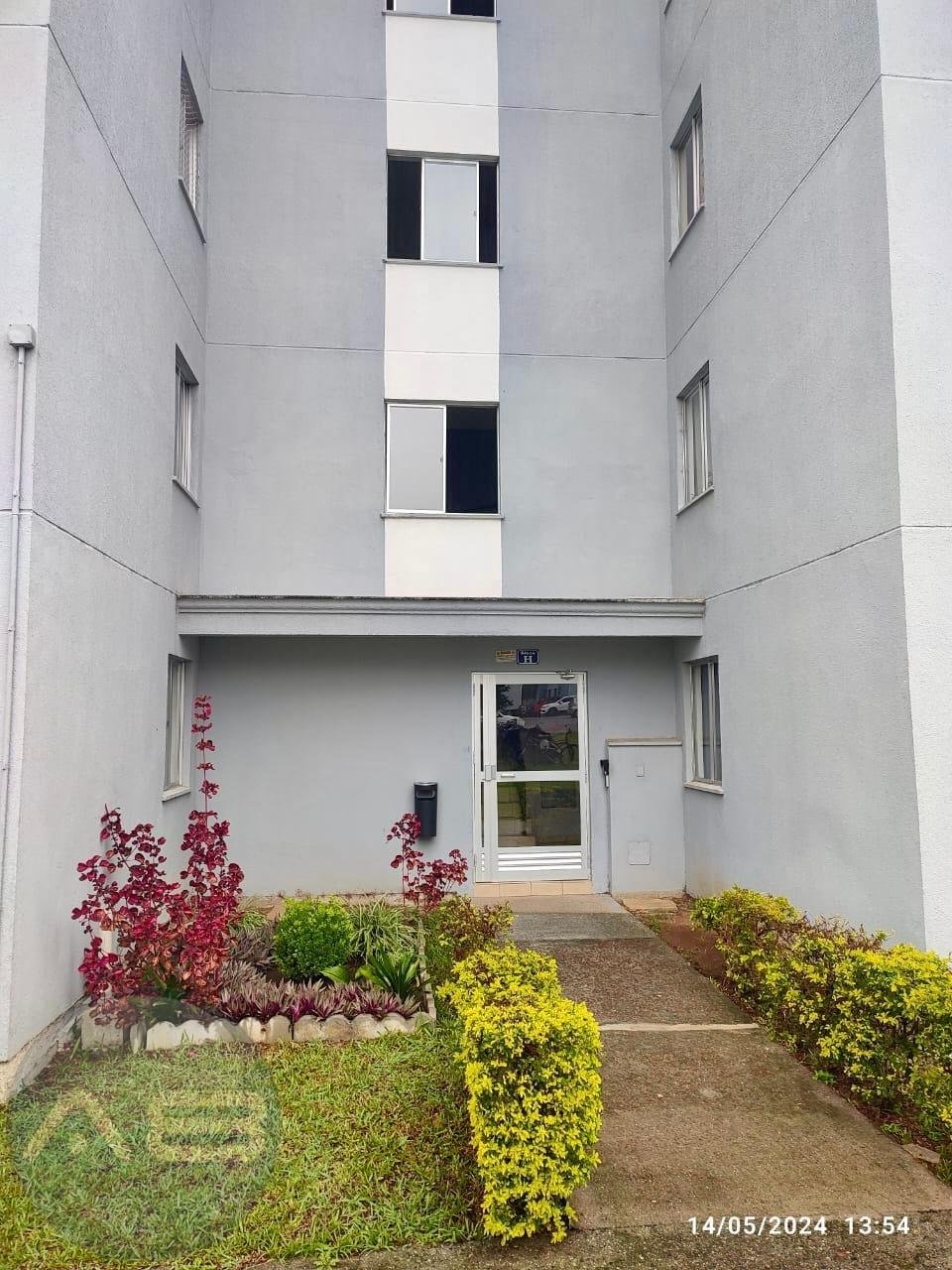 Apartamento Iluminado e Arejado no Cajuru  Localização Privile...