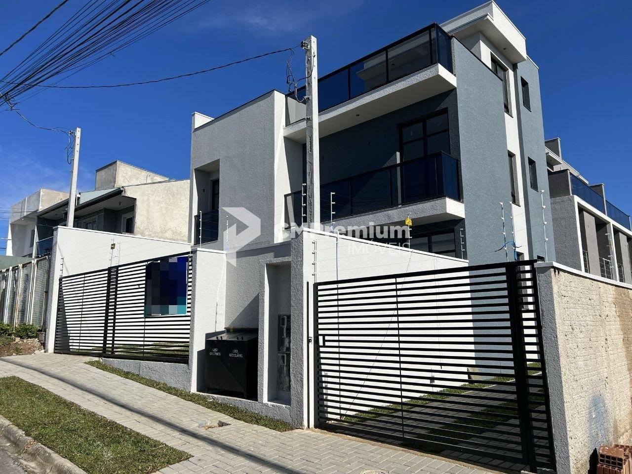 Exclusivo Sobrado à Venda  3 Unidades com Conforto e Design In...