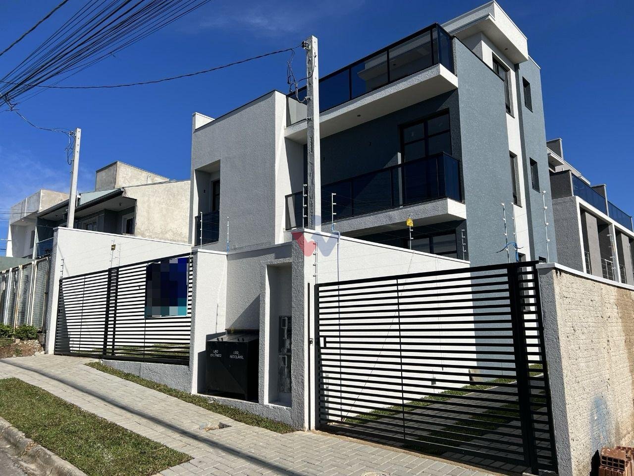 Exclusivo Sobrado à Venda  3 Unidades com Conforto e Design In...