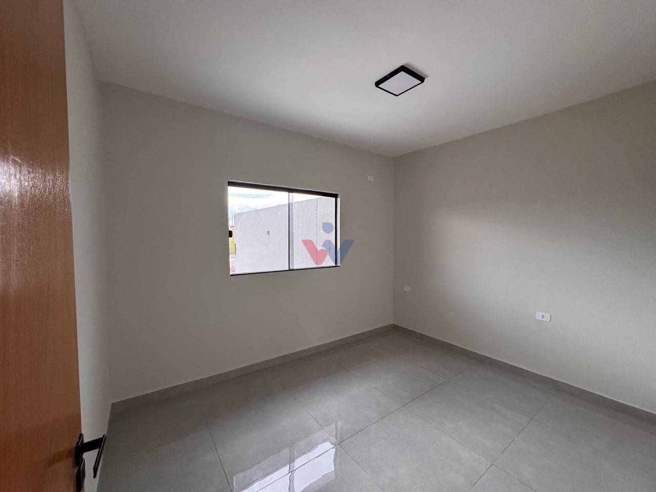 Linda Casa com Espaço Gourmet e Jardim no Jardim Centro Cívico...