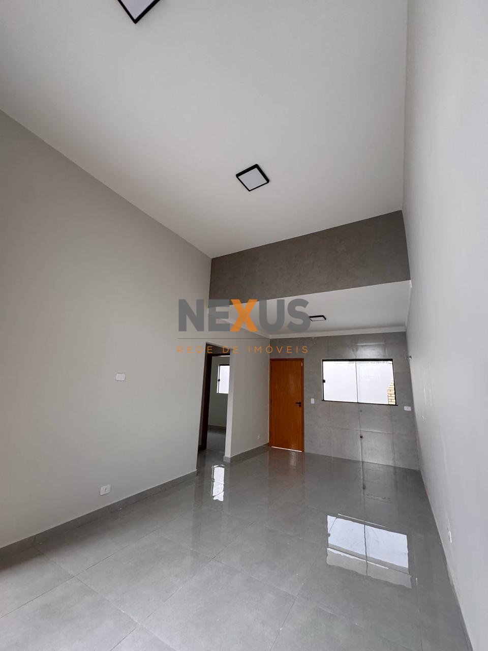 Linda Casa com Espaço Gourmet e Jardim no Jardim Centro Cívico...