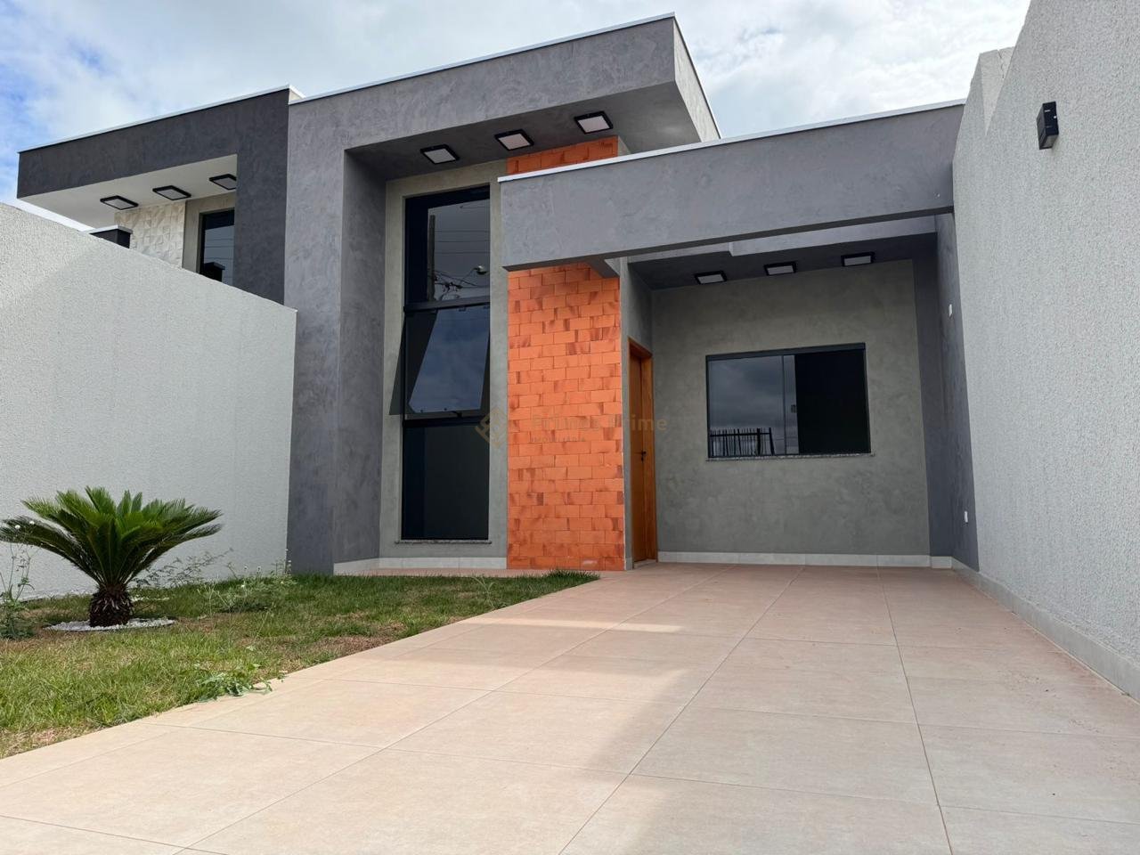 Linda Casa com Espa?o Gourmet e Jardim no Jardim Centro C?vico...