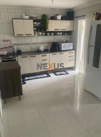 Exclusivo Sobrado 220 m  à Venda no Barreirinha  Condomínio Fe...