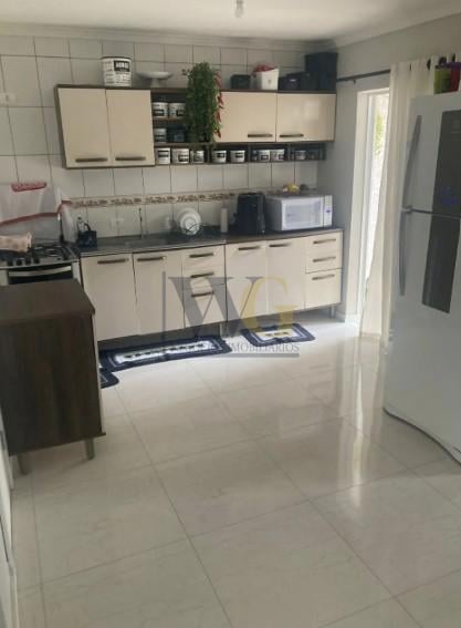 Exclusivo Sobrado 220 m  à Venda no Barreirinha  Condomínio Fe...