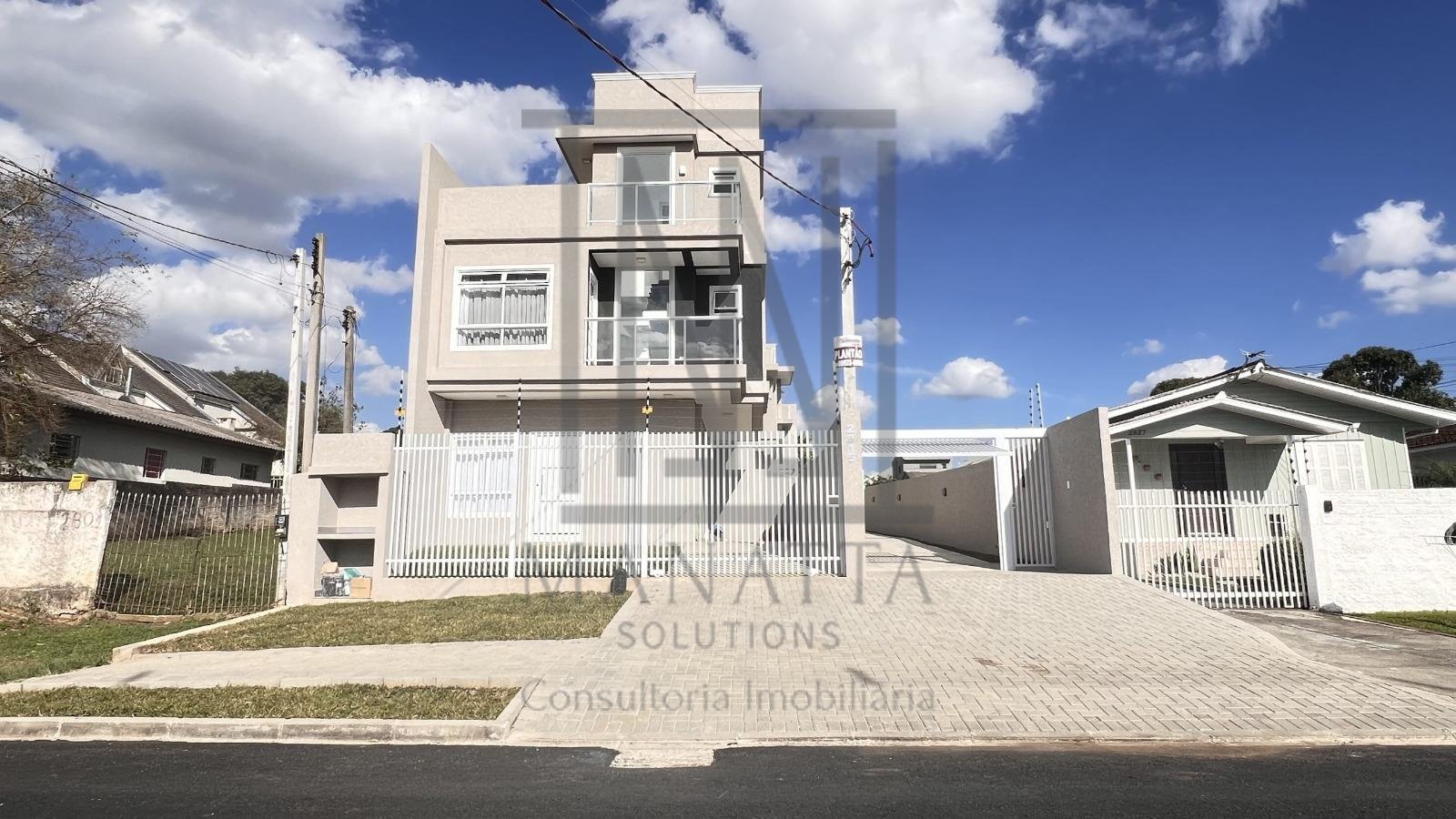 Sobrado no Boqueirão com 3 Quartos, Terraço Gourmet e Acabamen...