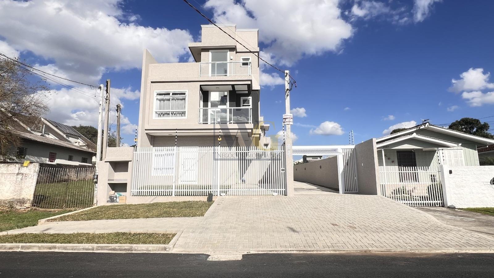 Sobrado no Boqueirão com 3 Quartos, Terraço Gourmet e Acabamen...