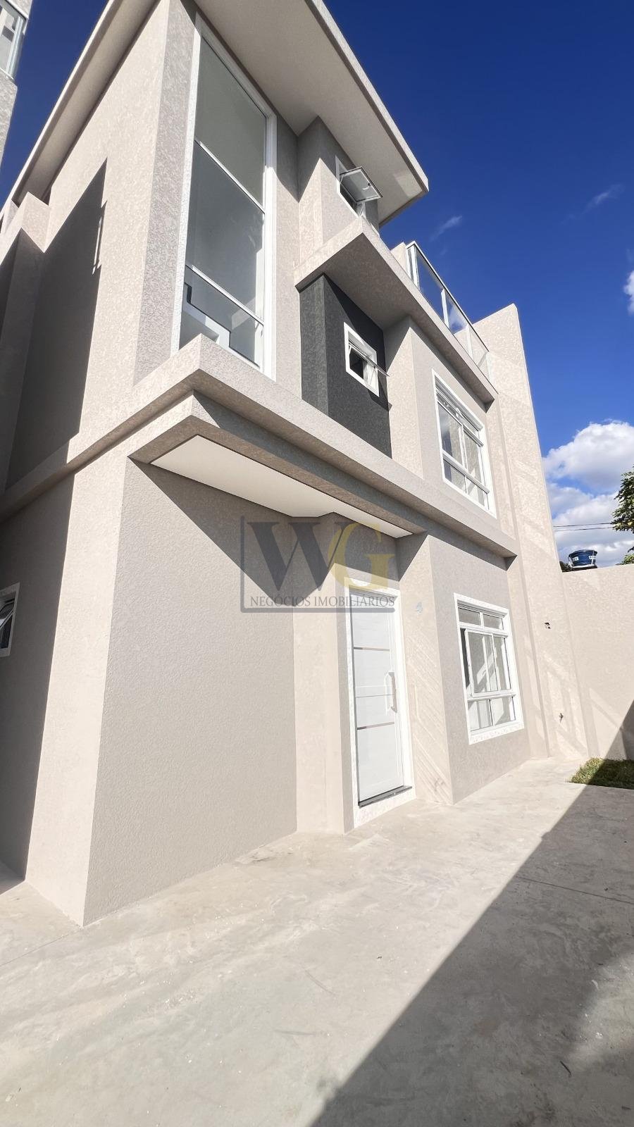 Sobrado no Boqueirão com 3 Quartos, Terraço Gourmet e Acabamen...